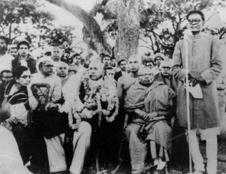 Ambedkar and Savita Ambedkar visiting the Buddhist holy place of Sarnath, near Varanasi, on 24 November 1956.