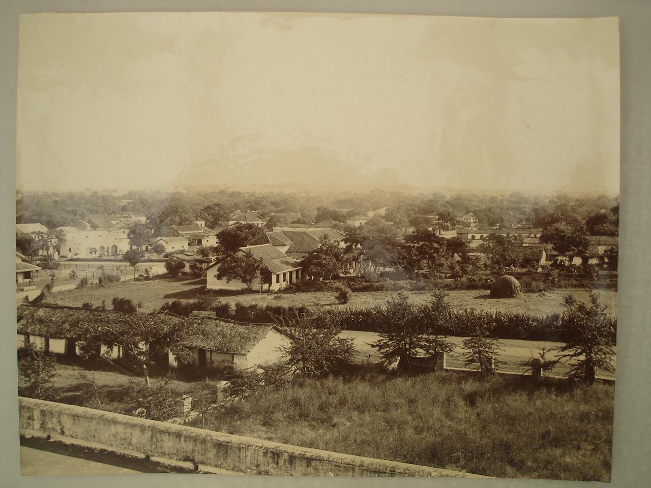 An old photograph captioned "Shewing our quarters at Mhow and the different bungalows", taken some time between about 1890 and 1910. Mhow was the army town where Bhimrao was born in 1891.